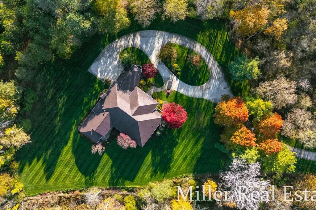 660 Indian Hills Drive Hastings Charter Township MI 49058