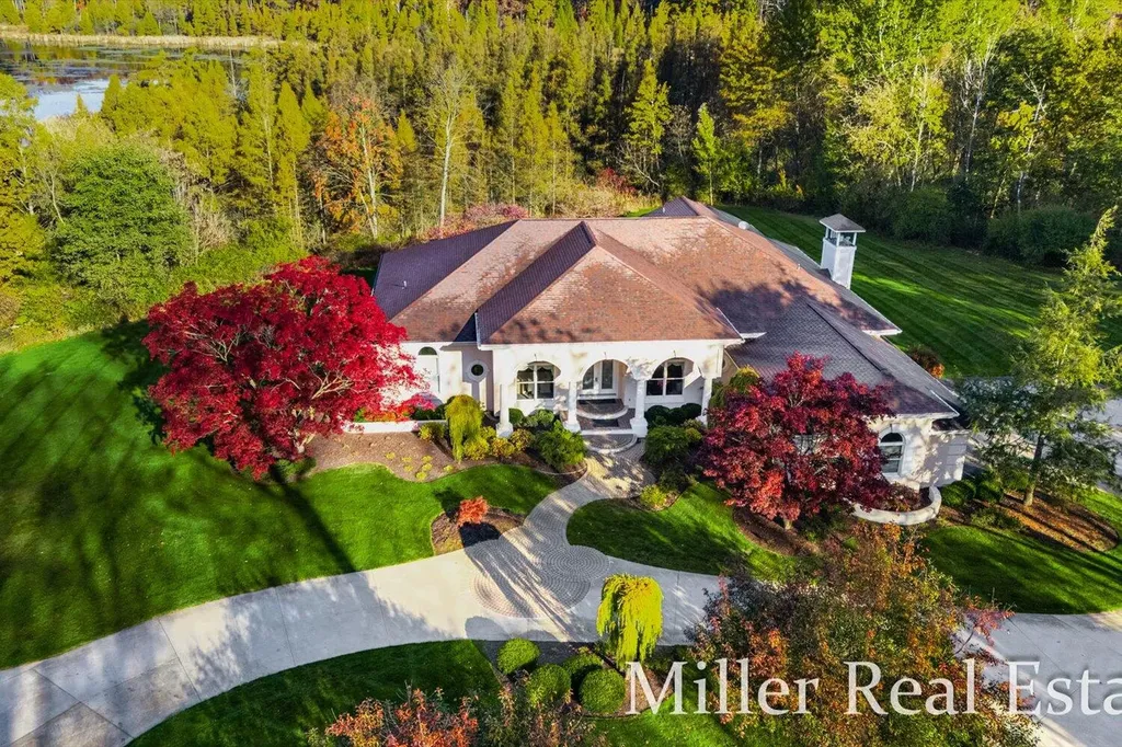 660 Indian Hills Drive Hastings Charter Township MI 49058