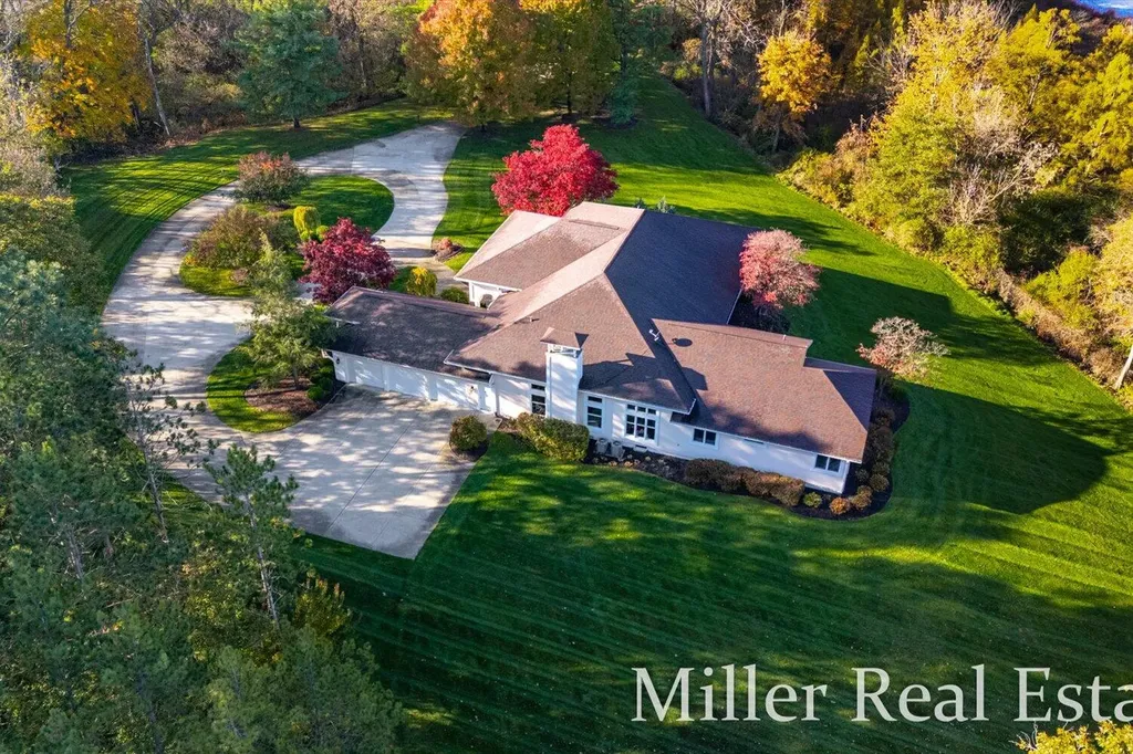 660 Indian Hills Drive Hastings Charter Township MI 49058