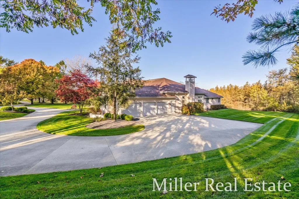660 Indian Hills Drive Hastings Charter Township MI 49058