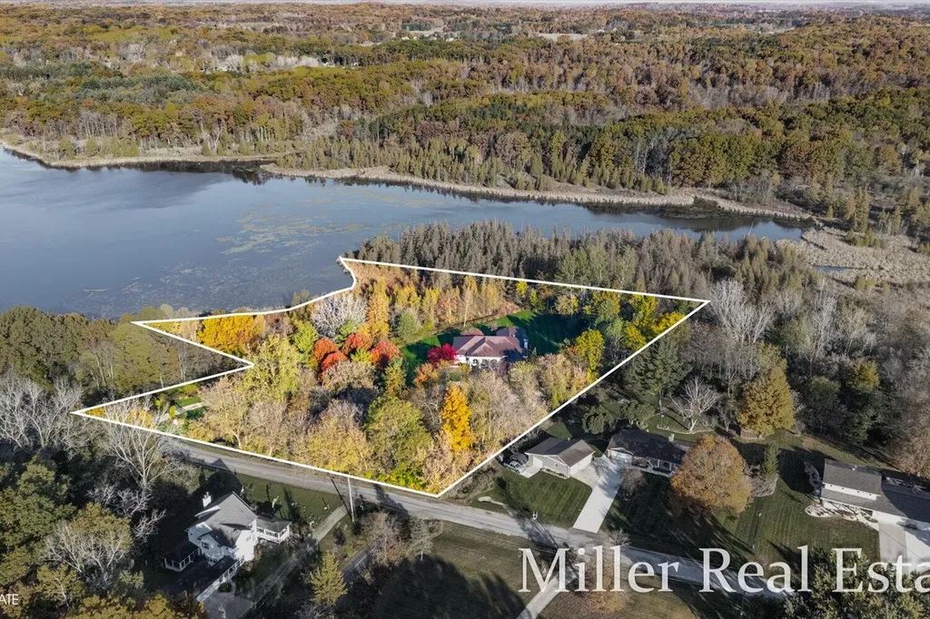660 Indian Hills Drive Hastings Charter Township MI 49058