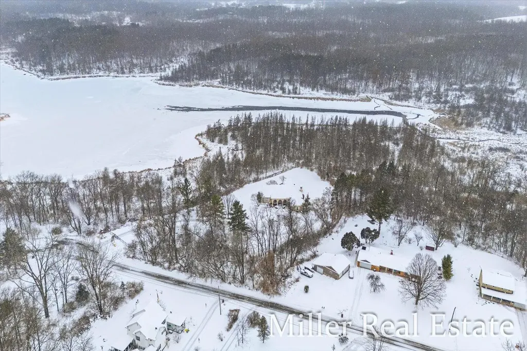 660 Indian Hills Drive Hastings Charter Township MI 49058