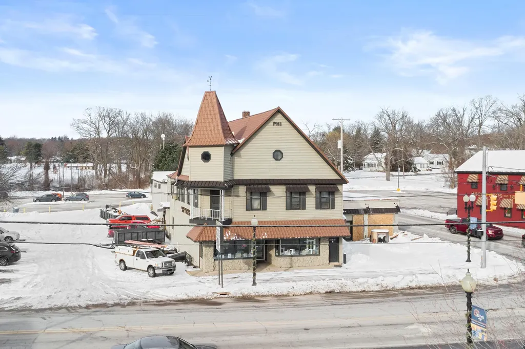 3955 W River Drive NE Plainfield Charter Township MI 49321