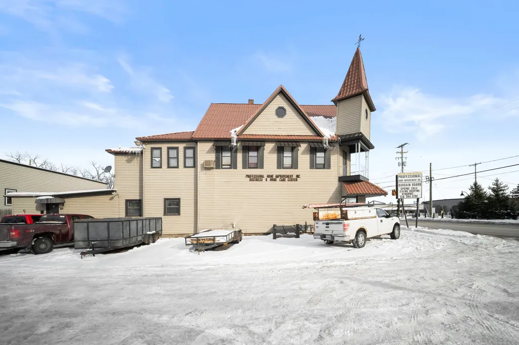 3955 W River Drive NE Plainfield Charter Township MI 49321