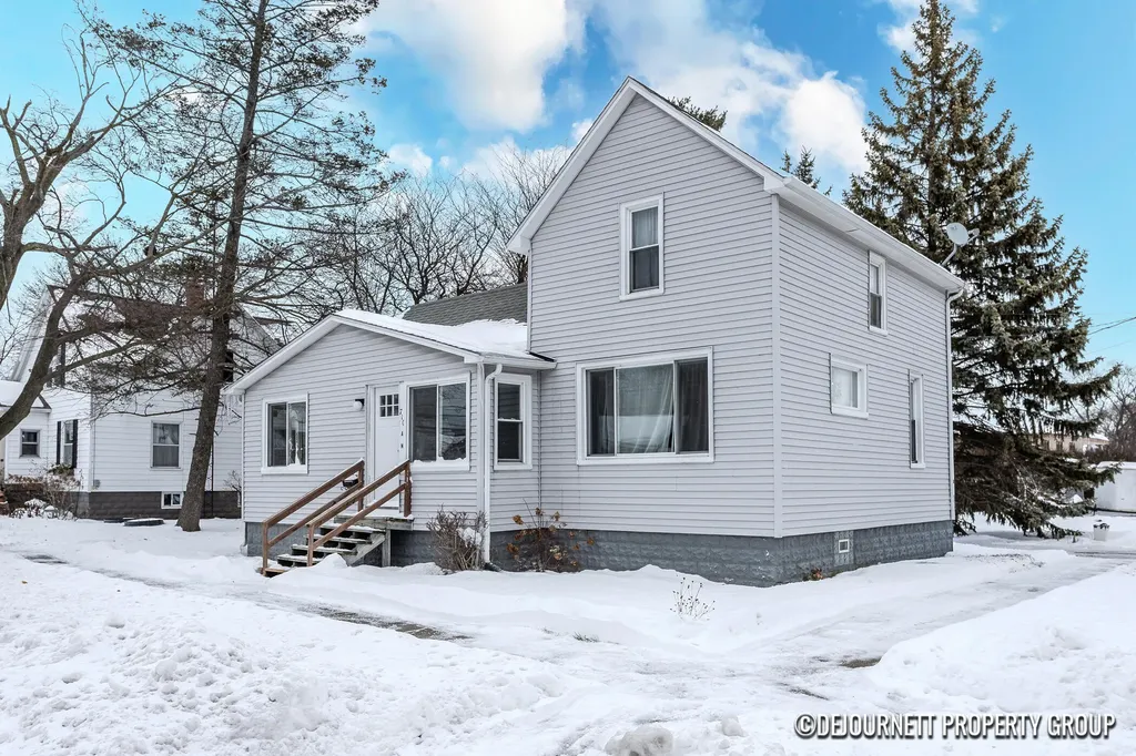 710 Verhoeks Street Grand Haven City MI 49417