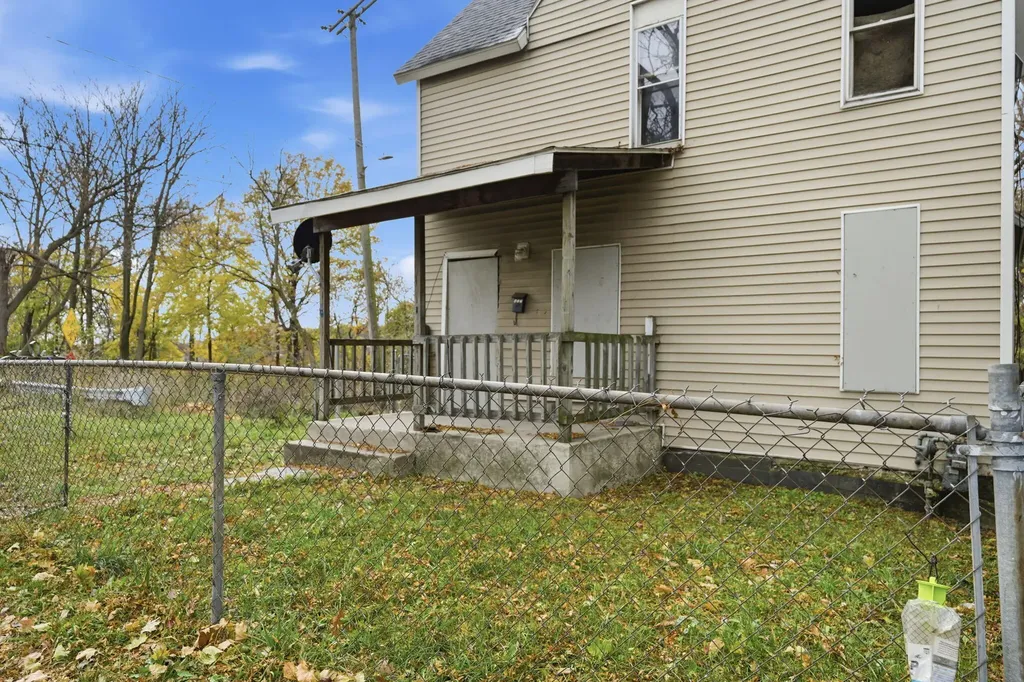 877 Oakland Avenue SW Grand Rapids City MI 49503