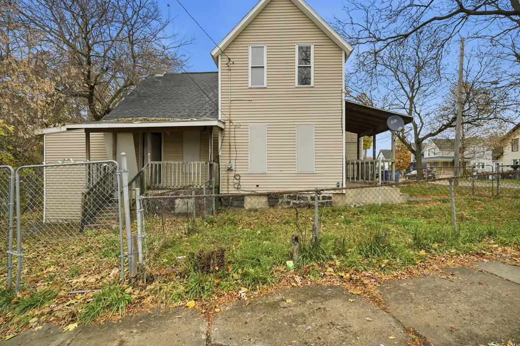 877 Oakland Avenue SW Grand Rapids City MI 49503