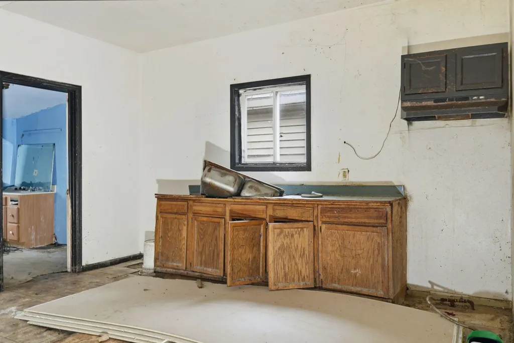 877 Oakland Avenue SW Grand Rapids City MI 49503
