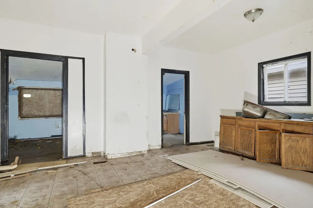 877 Oakland Avenue SW Grand Rapids City MI 49503