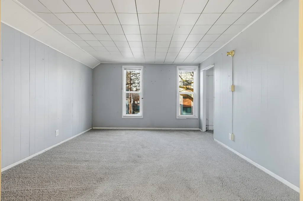 914 Fulton Street W Grand Rapids City MI 49504