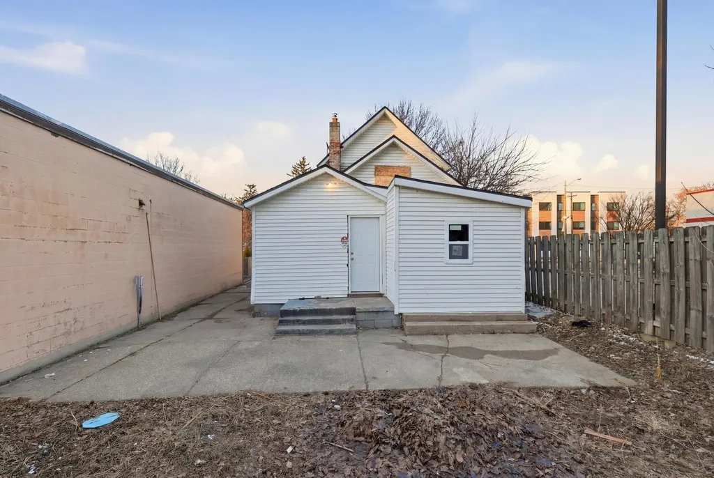 914 Fulton Street W Grand Rapids City MI 49504