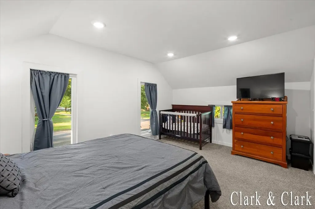 536 E Bond Street Hastings City MI 49058