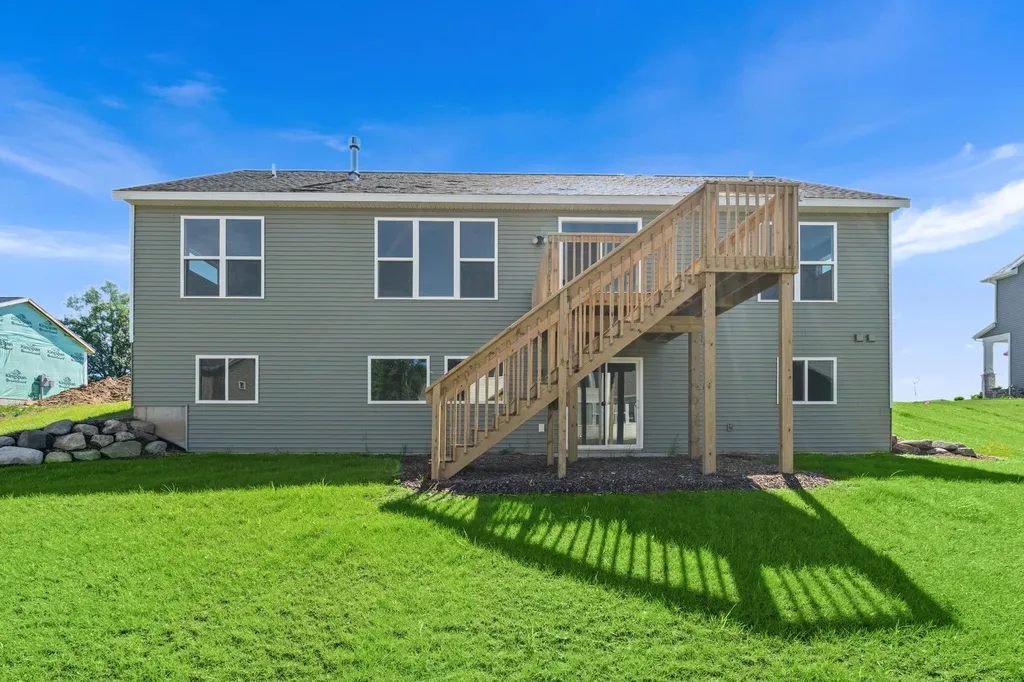 659 Waterford Village Drive NW Walker City MI 49534