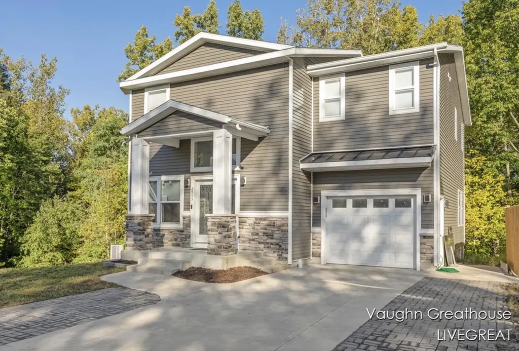 2905 Woodside Avenue SE Grand Rapids City MI 49508