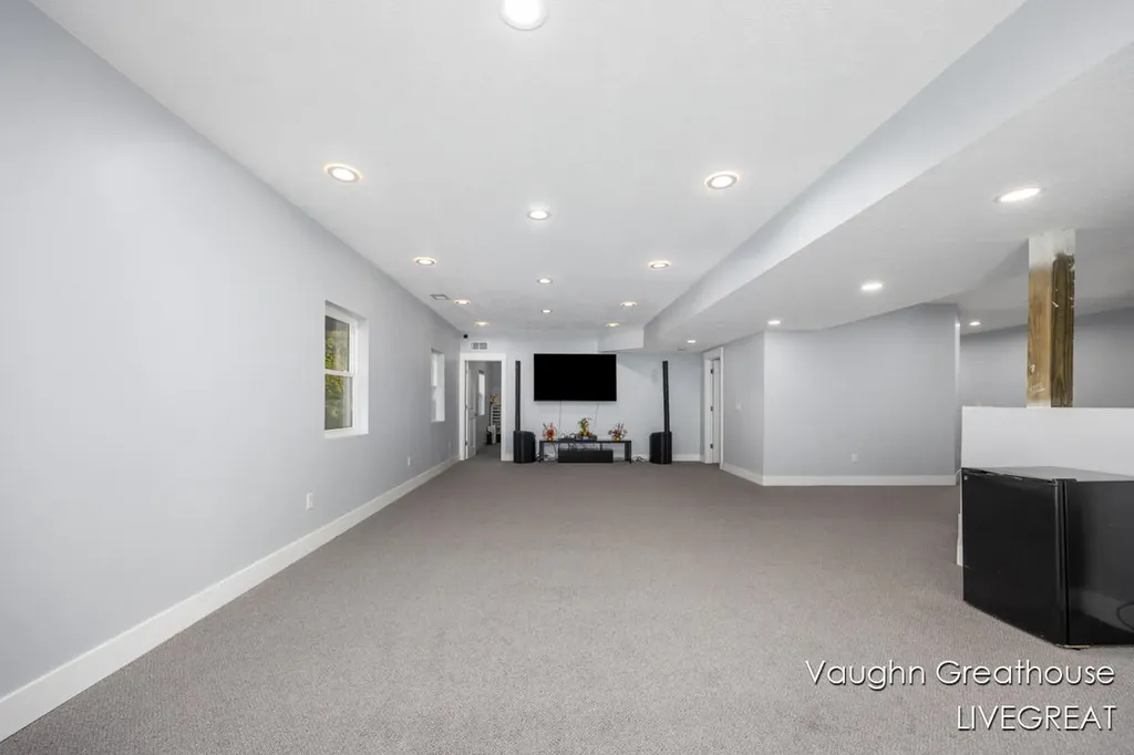 2905 Woodside Avenue SE Grand Rapids City MI 49508