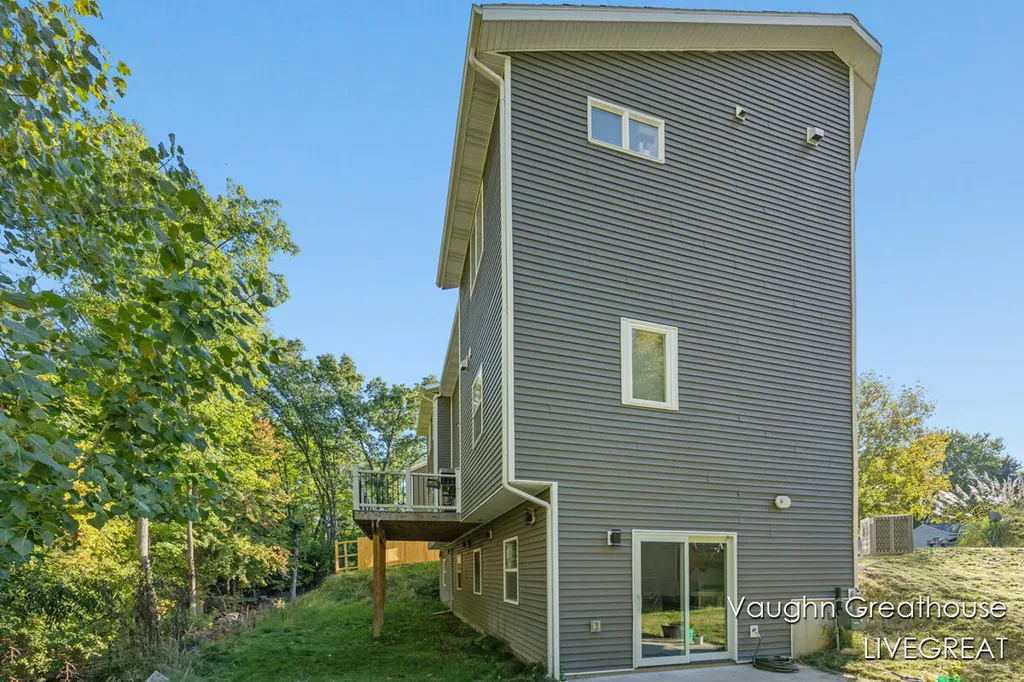 2905 Woodside Avenue SE Grand Rapids City MI 49508
