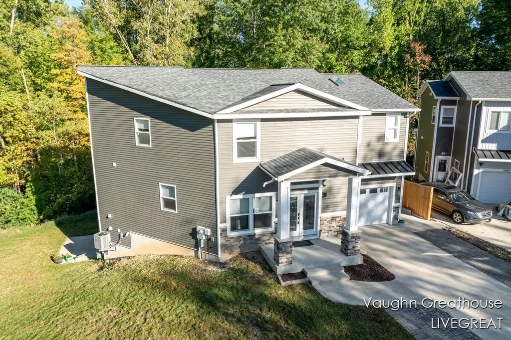 2905 Woodside Avenue SE Grand Rapids City MI 49508
