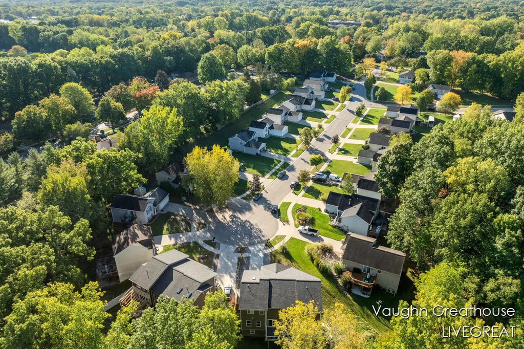 2905 Woodside Avenue SE Grand Rapids City MI 49508