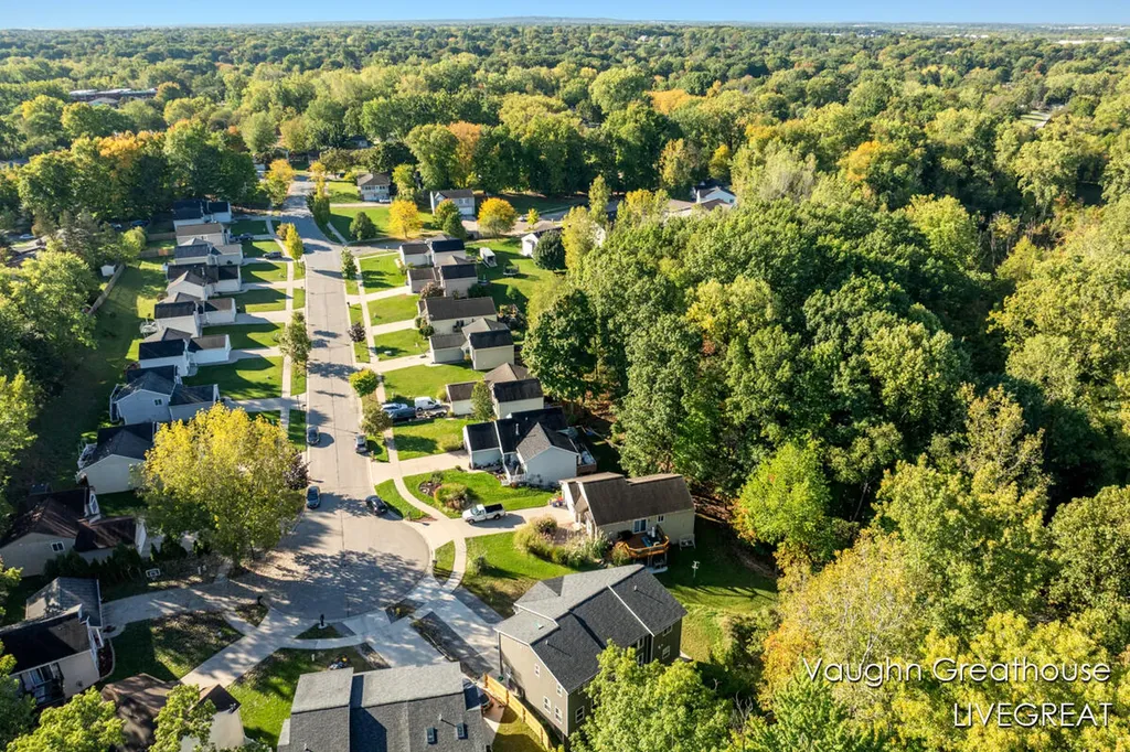 2905 Woodside Avenue SE Grand Rapids City MI 49508