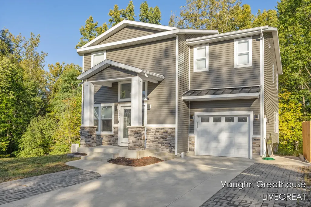 2905 Woodside Avenue SE Grand Rapids City MI 49508