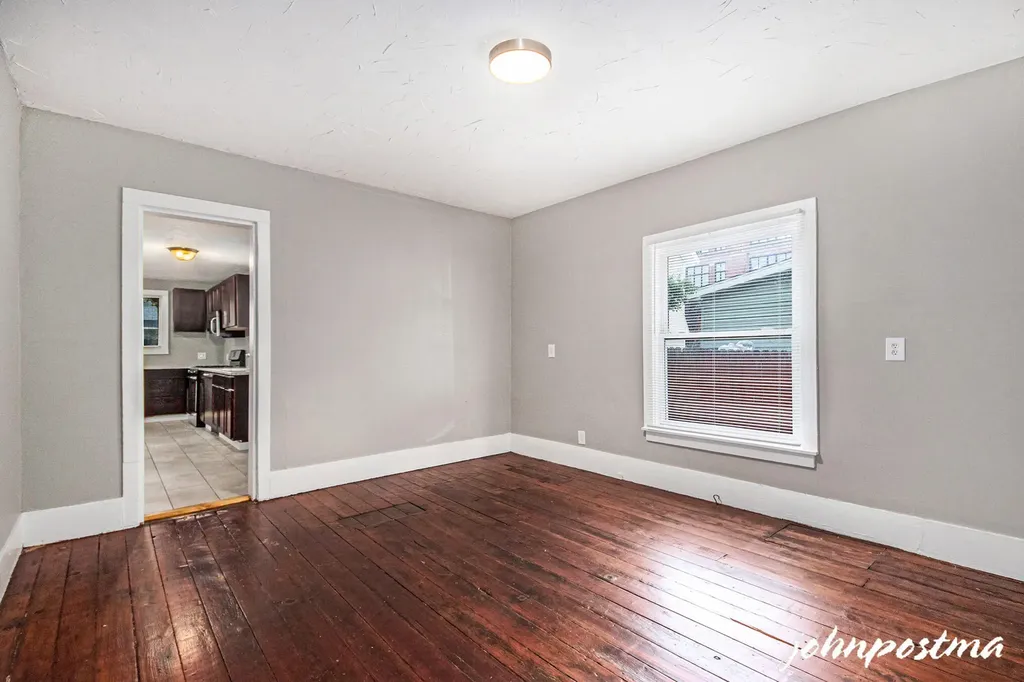 646 Broadway Avenue NW Grand Rapids City MI 49504