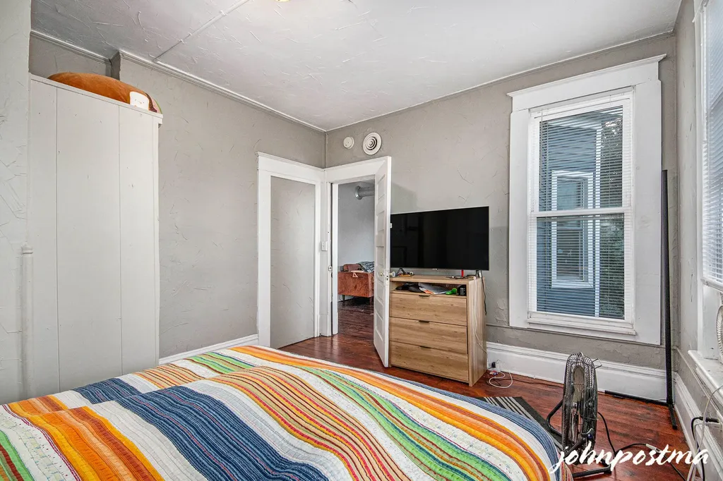 646 Broadway Avenue NW Grand Rapids City MI 49504