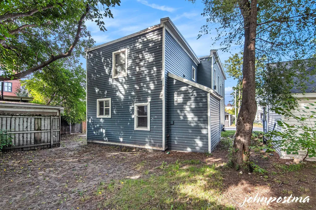 646 Broadway Avenue NW Grand Rapids City MI 49504