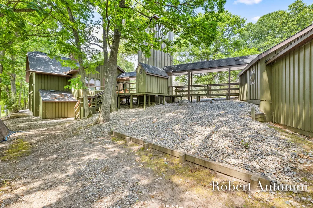 4751 S Johnson Road Montcalm Township MI 49326