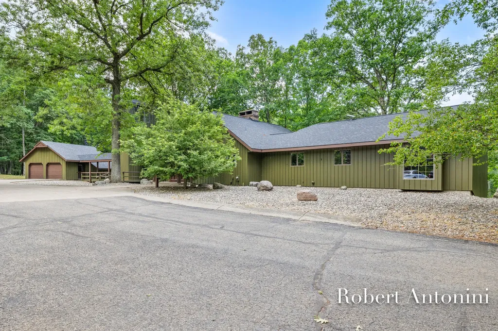 4751 S Johnson Road Montcalm Township MI 49326