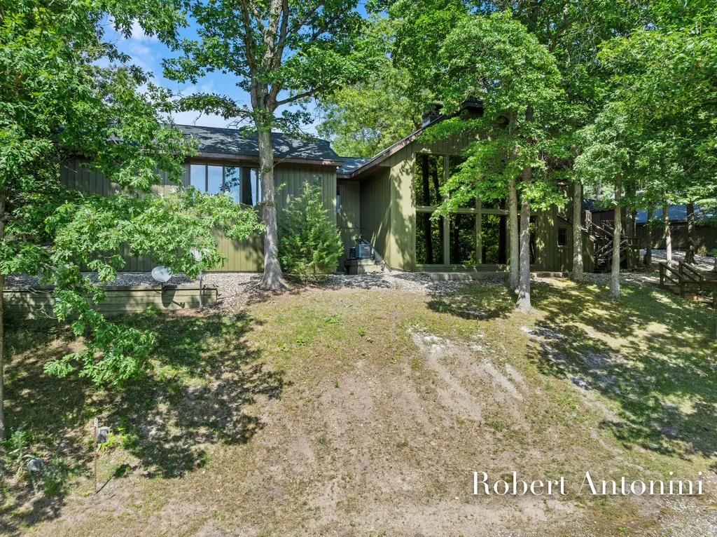 4751 S Johnson Road Montcalm Township MI 49326
