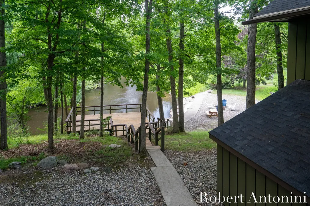 4751 S Johnson Road Montcalm Township MI 49326