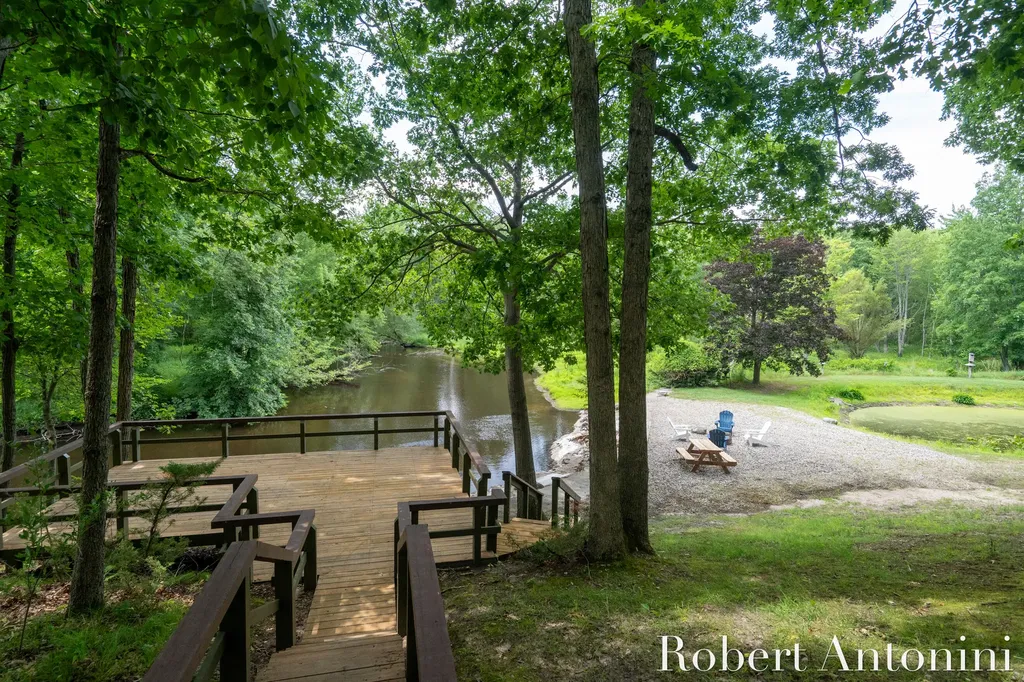 4751 S Johnson Road Montcalm Township MI 49326