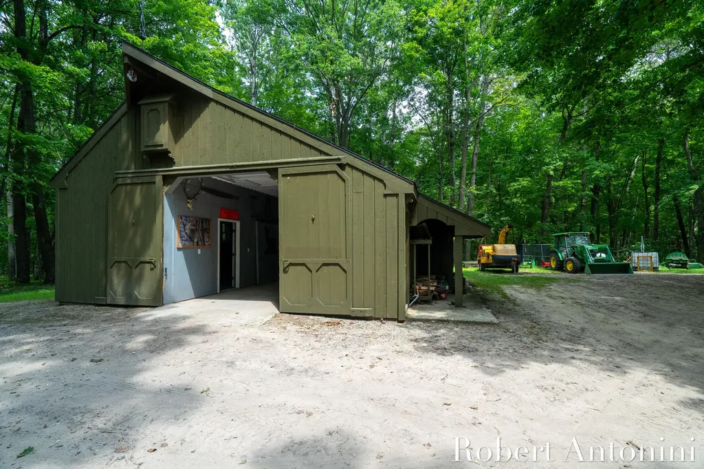 4751 S Johnson Road Montcalm Township MI 49326