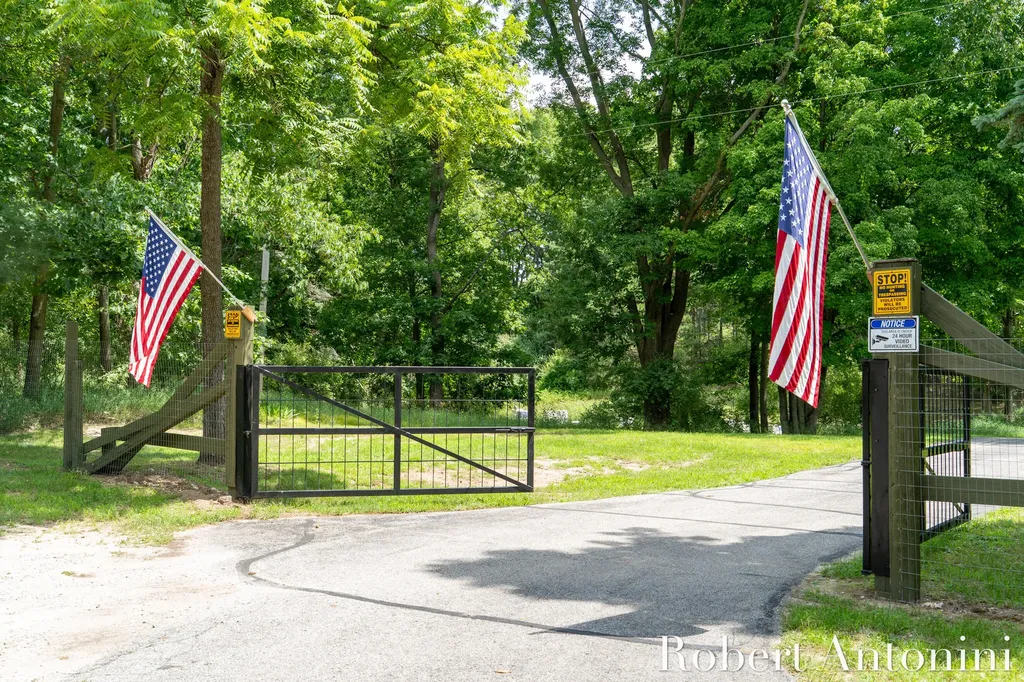 4751 S Johnson Road Montcalm Township MI 49326
