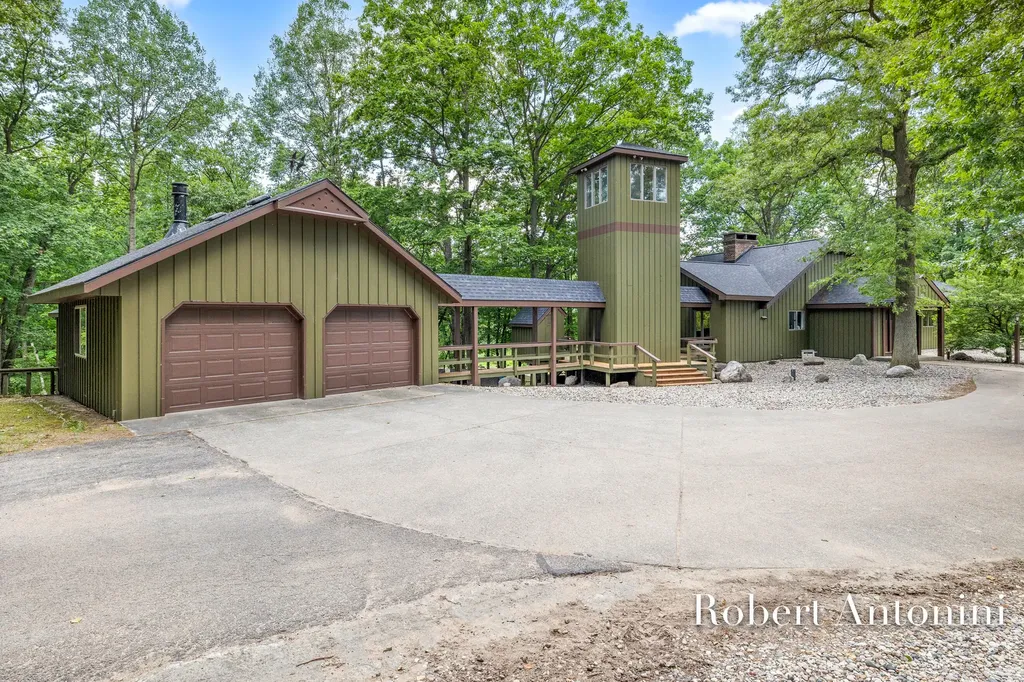 4751 S Johnson Road Montcalm Township MI 49326