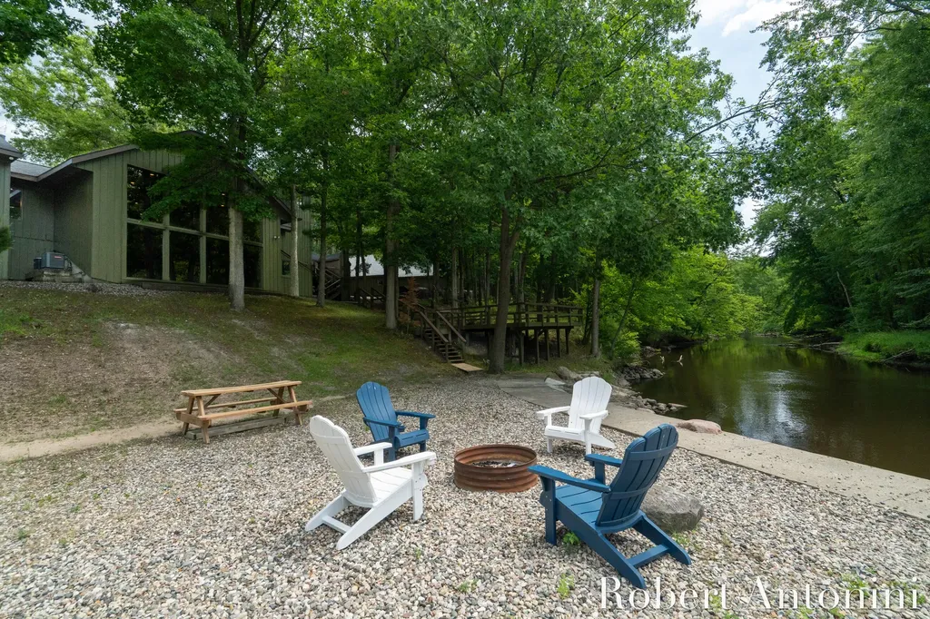 4751 S Johnson Road Montcalm Township MI 49326