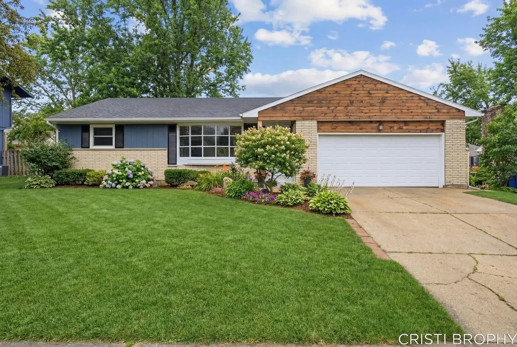 2538 Berwyck Road SE East Grand Rapids City MI 49506