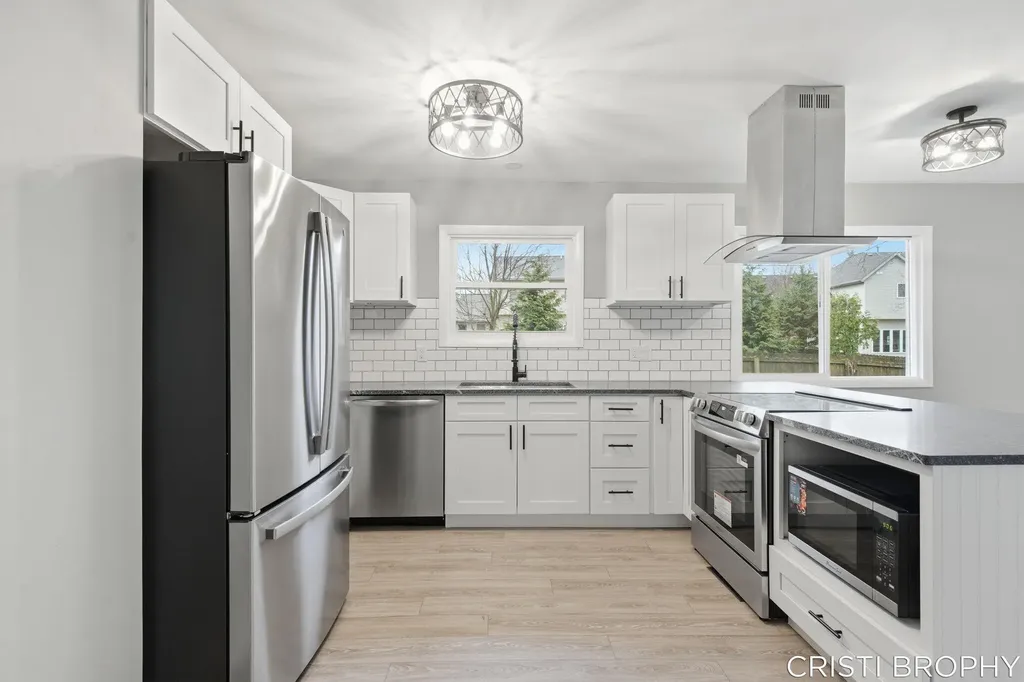 2538 Berwyck Road SE East Grand Rapids City MI 49506
