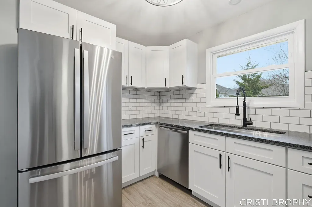 2538 Berwyck Road SE East Grand Rapids City MI 49506
