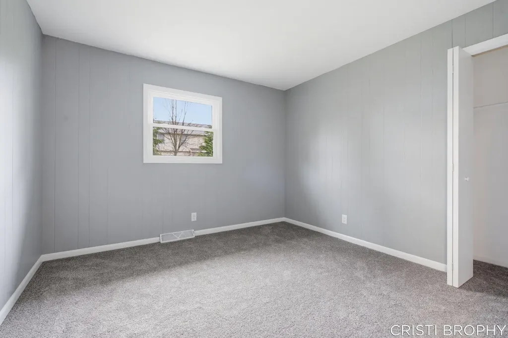 2538 Berwyck Road SE East Grand Rapids City MI 49506