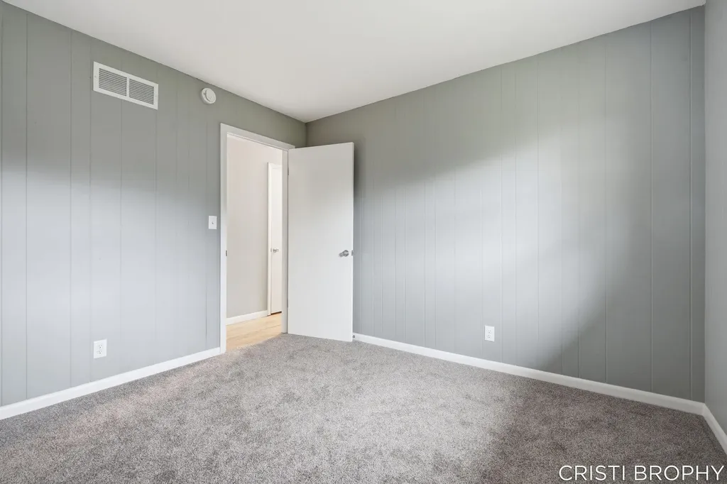2538 Berwyck Road SE East Grand Rapids City MI 49506