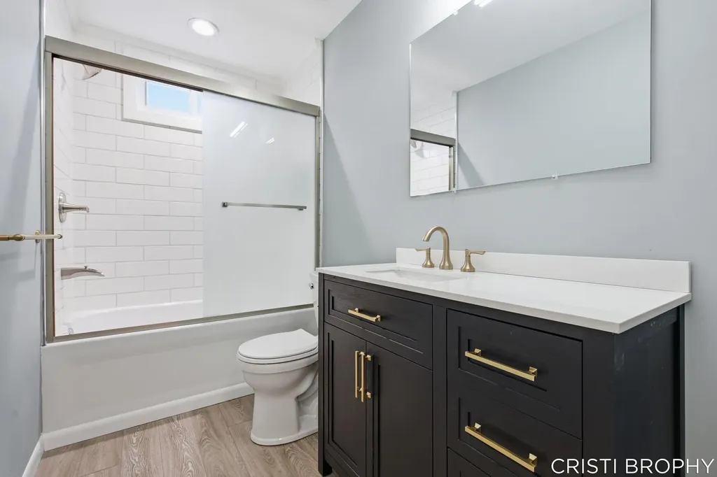 2538 Berwyck Road SE East Grand Rapids City MI 49506