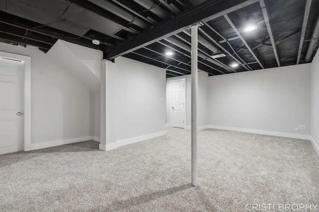 2538 Berwyck Road SE East Grand Rapids City MI 49506
