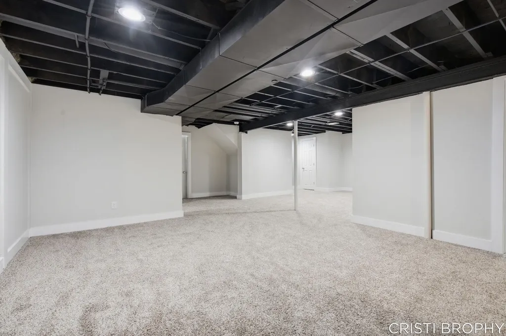 2538 Berwyck Road SE East Grand Rapids City MI 49506