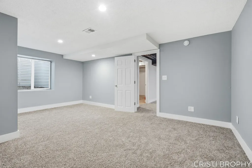 2538 Berwyck Road SE East Grand Rapids City MI 49506