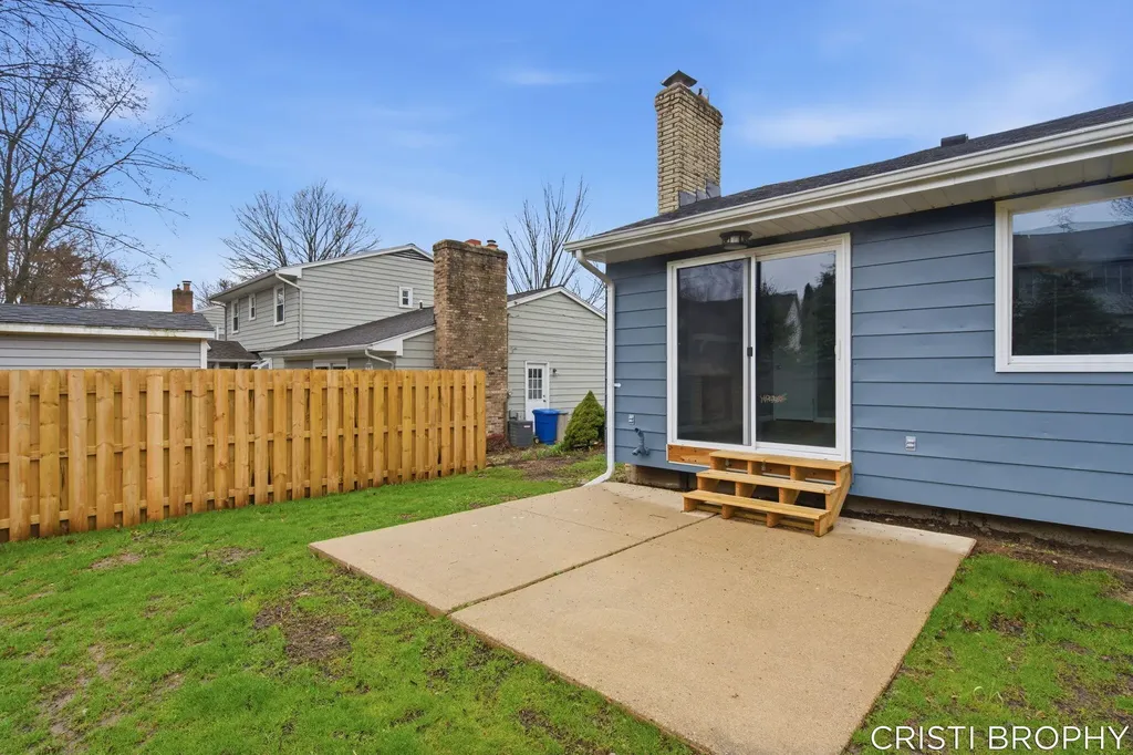 2538 Berwyck Road SE East Grand Rapids City MI 49506