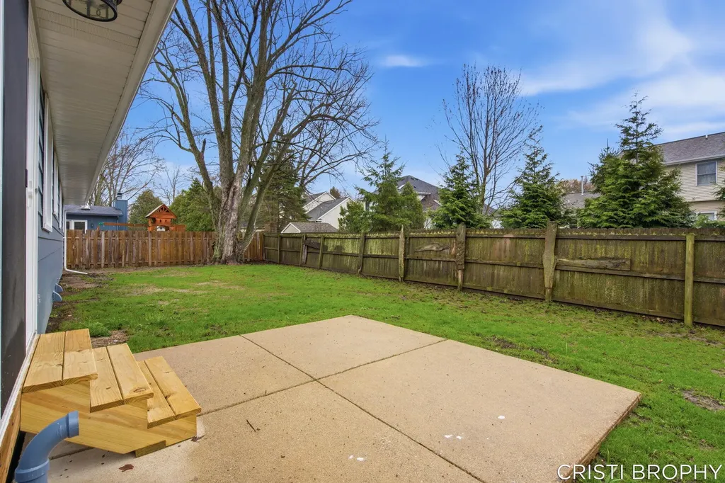 2538 Berwyck Road SE East Grand Rapids City MI 49506