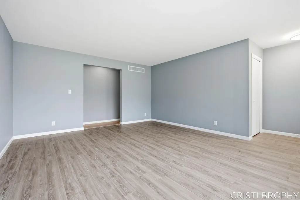 2538 Berwyck Road SE East Grand Rapids City MI 49506