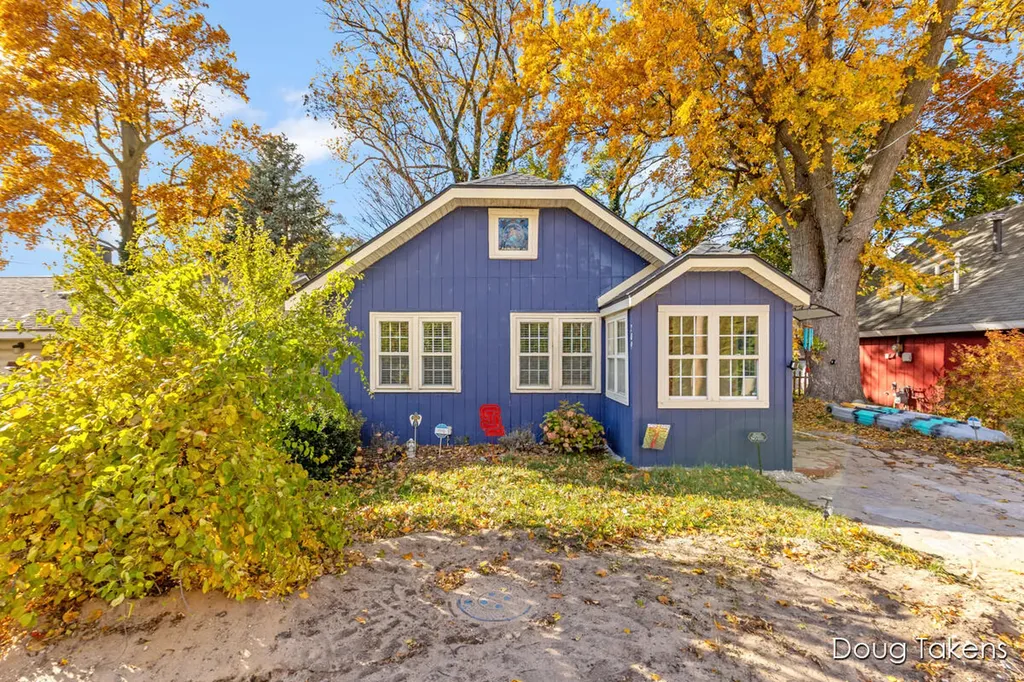 209 Rex Avenue Spring Lake Village MI 49456