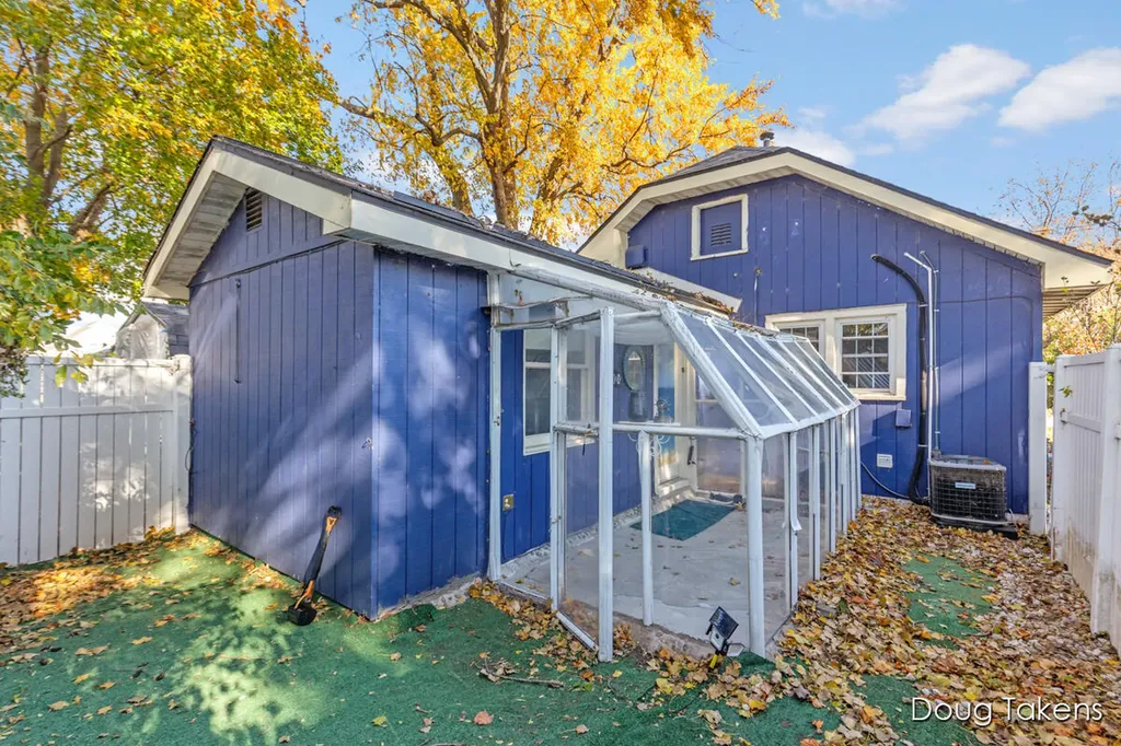 209 Rex Avenue Spring Lake Village MI 49456